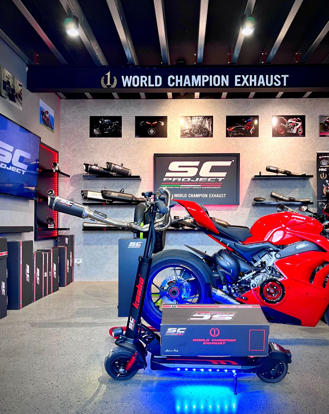 SC-Project Australia Showroom - Panigale V4 S